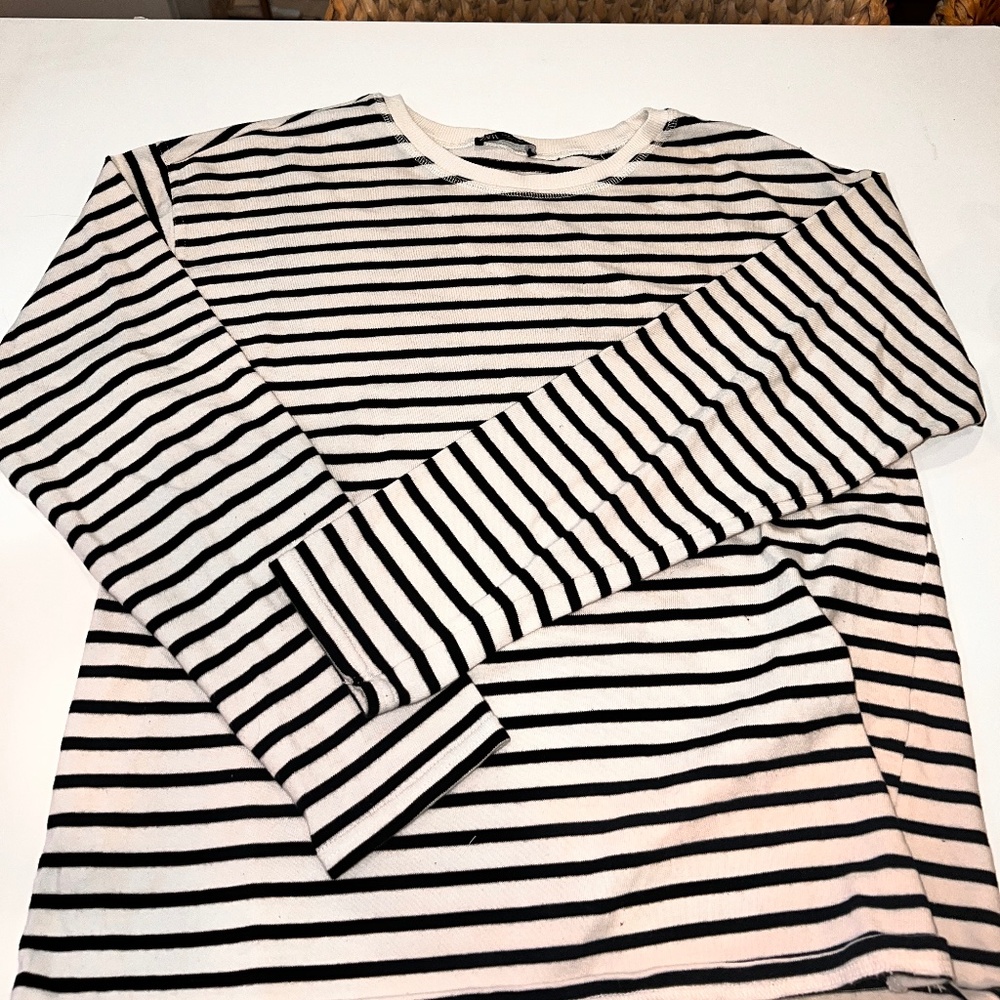 Zara Long-Sleeve Women's Striped Tee (Black and White)